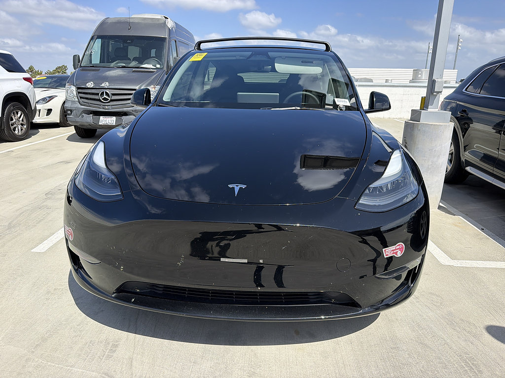 Used 2024 Tesla Model Y Long Range RWD image 1