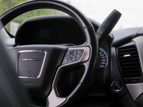 Used 2020 GMC Yukon Denali RWD image 41