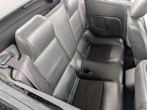 Used 2006 Ford Mustang Convertible image 17