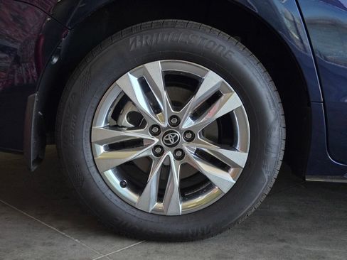 Certified 2026 Toyota Sienna Limited FWD image 5