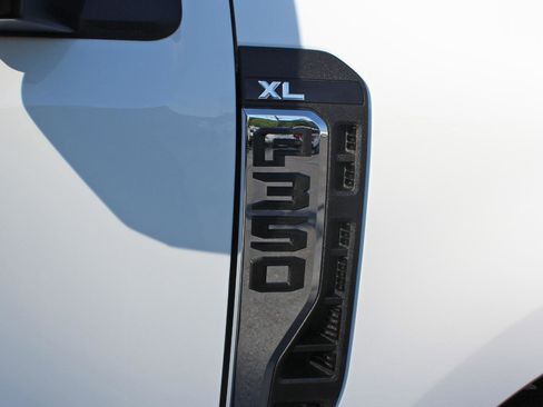 Used 2024 Ford F350 XL w/ XL Chrome Package AWD/4WD image 58