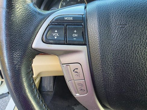 Used 2011 Honda Crosstour EX-L image 18