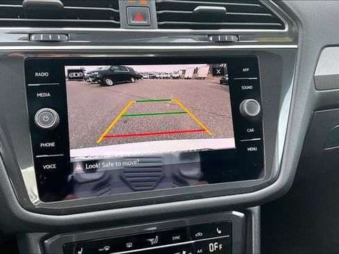 Used 2023 Volkswagen Tiguan SE image 15