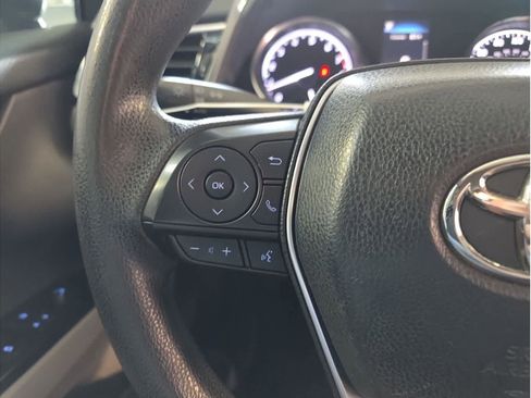 Used 2018 Toyota Camry LE image 27