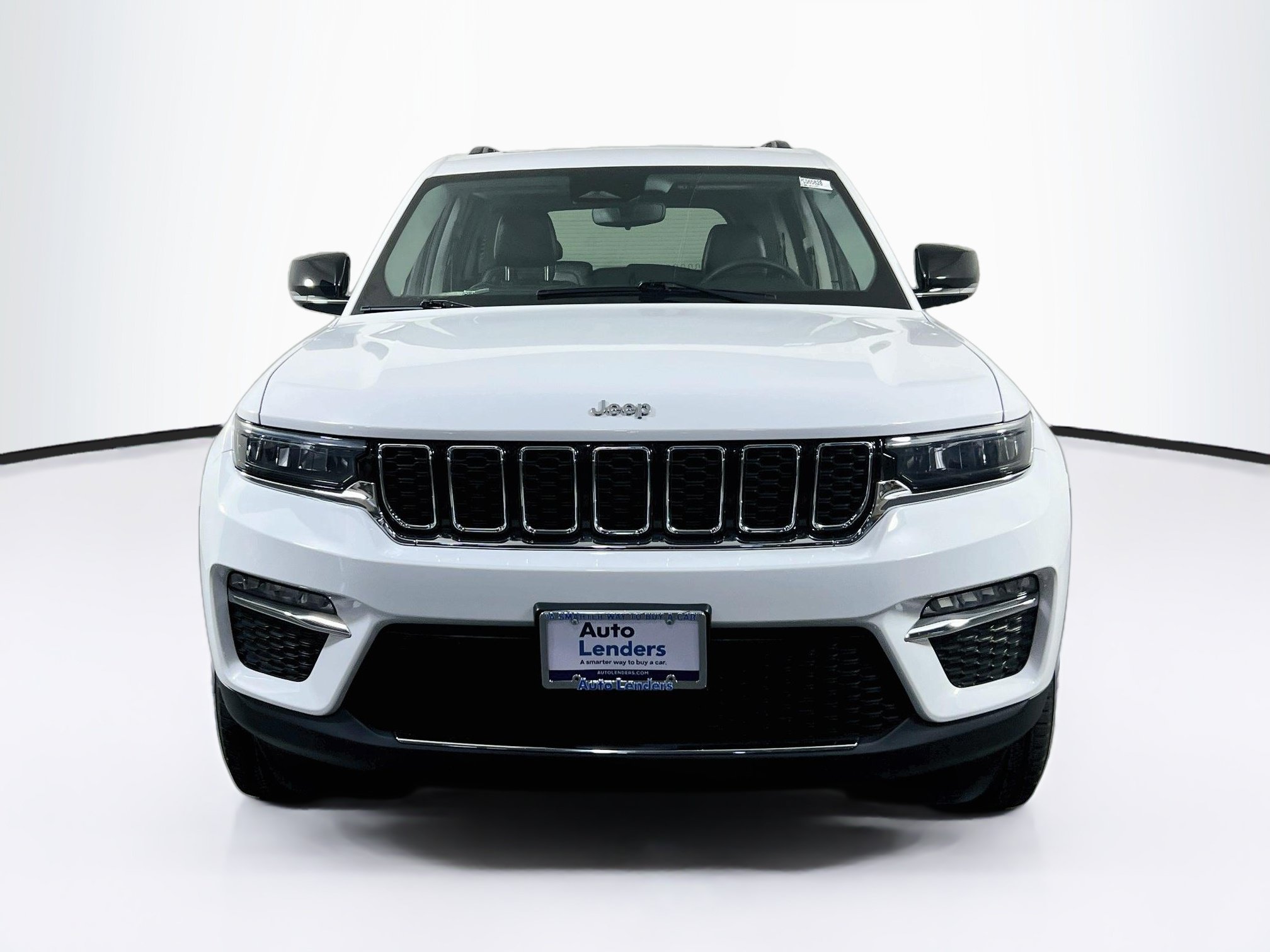 Used 2023 Jeep Grand Cherokee Limited AWD/4WD image 2