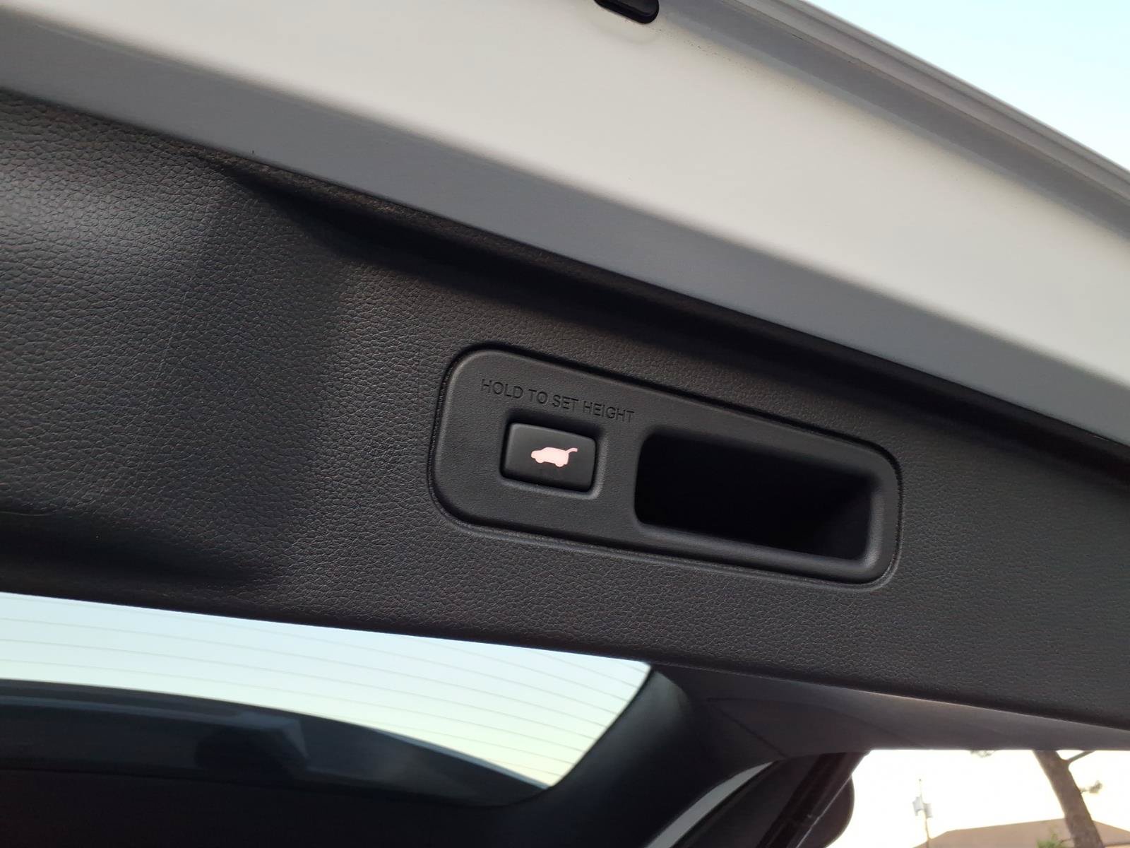 Used 2025 Honda Pilot TrailSport image 15