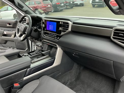Certified 2025 Toyota Sequoia SR5 AWD/4WD image 18