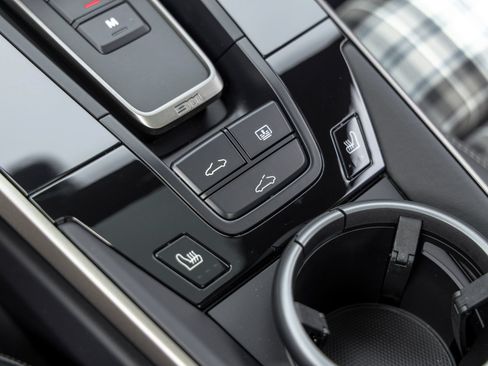 Certified 2025 Porsche 911 Turbo AWD/4WD image 46