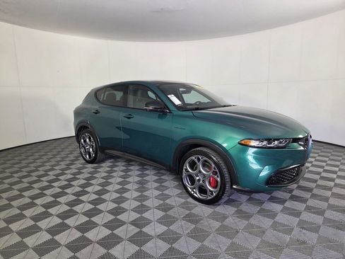 Used 2024 Alfa Romeo Tonale Veloce AWD/4WD image 2