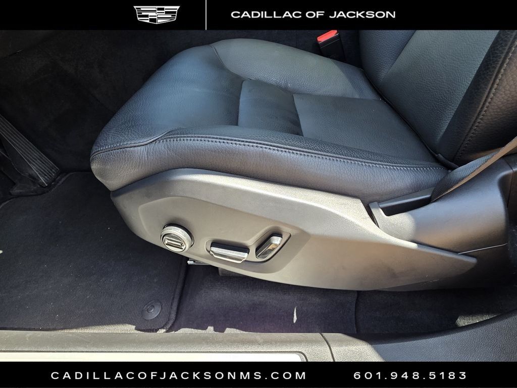 Used 2025 Volvo XC60 B5 Plus AWD/4WD image 24