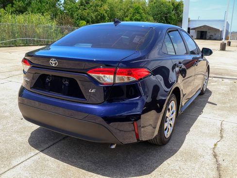 Used 2025 Toyota Corolla LE FWD image 3