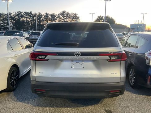 Used 2025 Toyota Grand Highlander AWD image 8