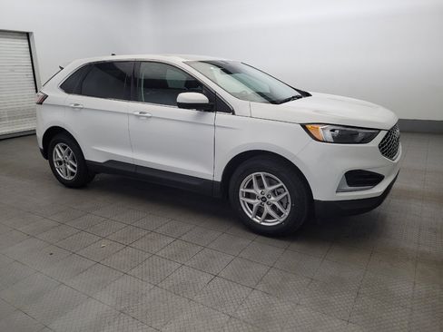 Used 2024 Ford Edge SEL image 11