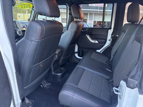 Used 2012 Jeep Wrangler Unlimited Sahara image 36
