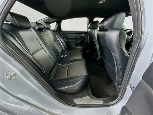 Used 2018 Honda Accord Sport image 6