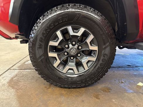 Used 2016 Toyota Tacoma TRD Off-Road image 27