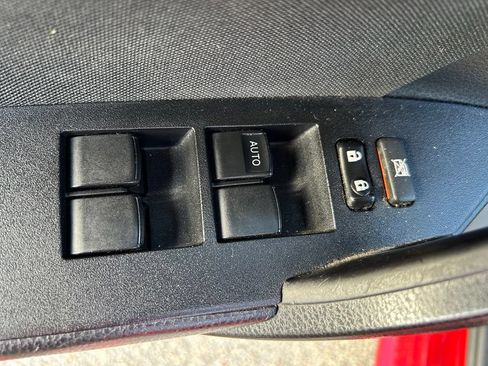 Used 2019 Toyota Corolla LE FWD image 17