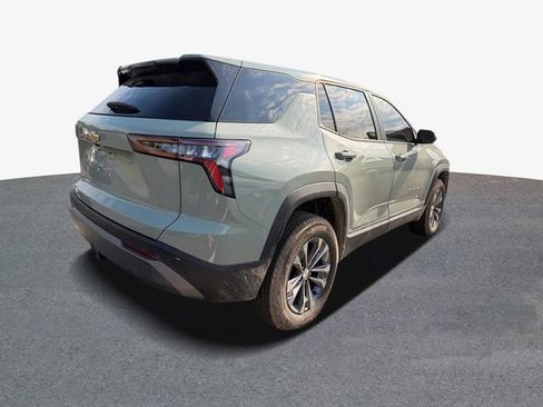 Used 2025 Chevrolet Equinox LT AWD/4WD image 3