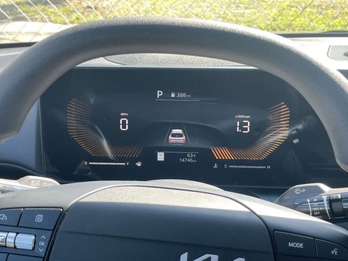 Used 2025 Kia K4 LXS image 39