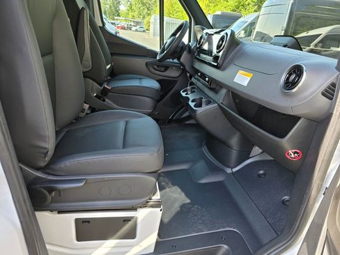 New 2025 Mercedes-Benz Sprinter 2500 image 12