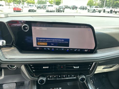 Used 2025 Chevrolet Suburban Premier RWD image 24