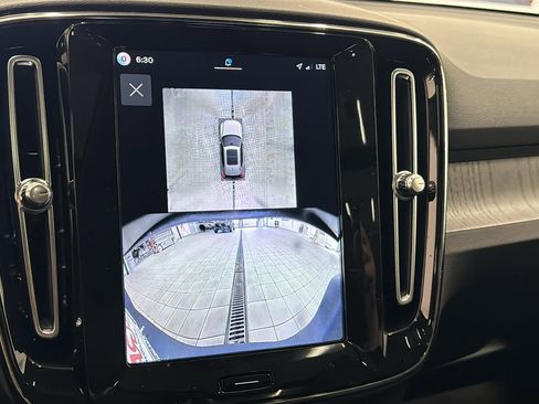 New 2026 Volvo XC40 B5 Plus w/ Climate Package image 17