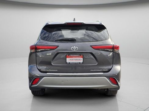 Used 2021 Toyota Highlander Platinum AWD/4WD image 24