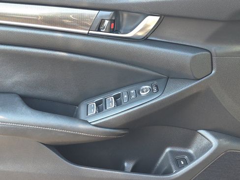 Used 2022 Honda Accord Sport image 11