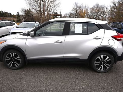 Used 2018 Nissan Kicks SV w/ Exterior Electronics Package image 2