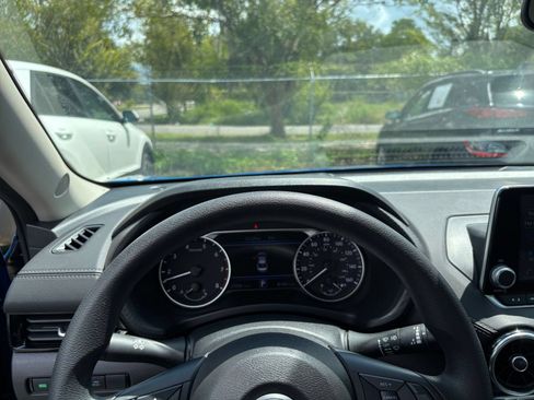 Used 2025 Nissan Sentra SV FWD image 27