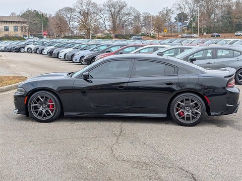 Used 2018 Dodge Charger R/T image 8