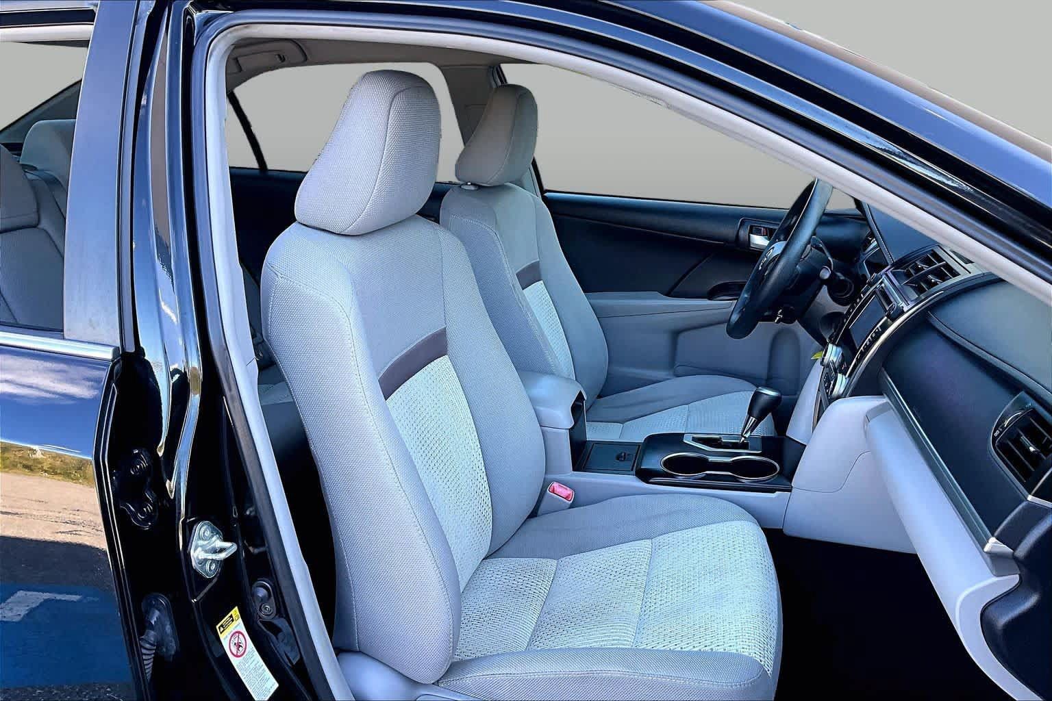 Used 2014 Toyota Camry LE FWD image 8