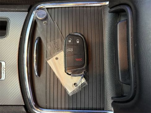 Used 2014 Dodge Charger SE w/ Sport Appearance Group image 28