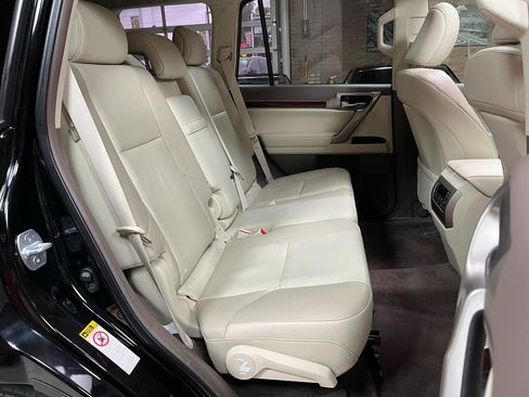 Used 2015 Lexus GX 460 w/ Premium Package AWD/4WD image 26
