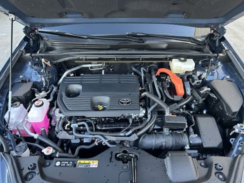 Certified 2025 Toyota Crown Signia image 13