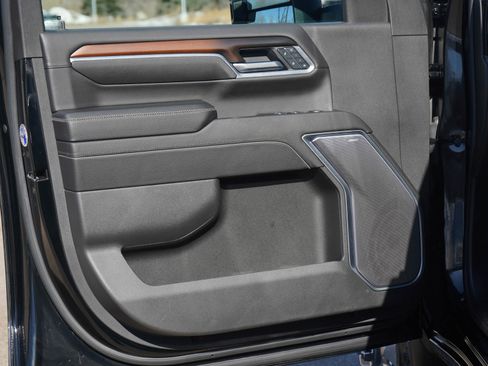 Used 2025 GMC Sierra 3500 Denali w/ Denali Reserve Package image 22