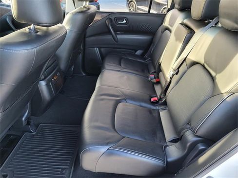 Used 2017 INFINITI QX80 Base w/ Driver Assistance Package image 12