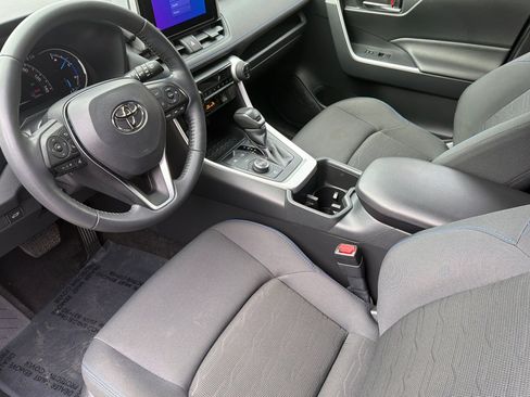 Used 2023 Toyota RAV4 SE w/ Convenience Package AWD/4WD image 11