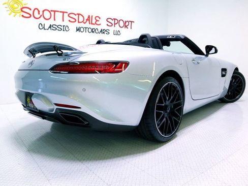 Used 2019 Mercedes-Benz AMG GT image 9