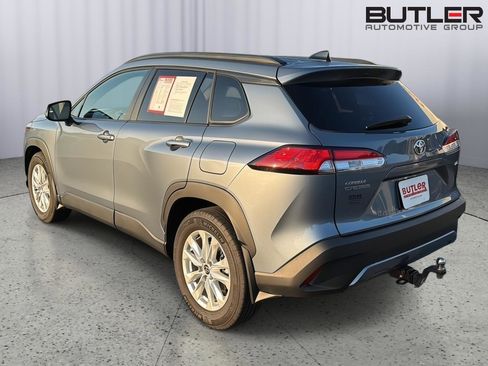 Certified 2025 Toyota Corolla Cross LE FWD image 4