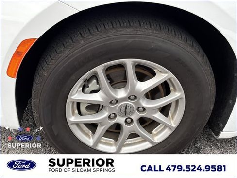 Used 2024 Chrysler Pacifica Touring-L FWD image 14
