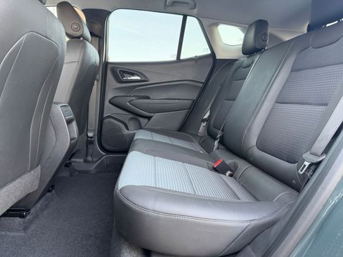 Used 2025 Chevrolet Trax LT image 24