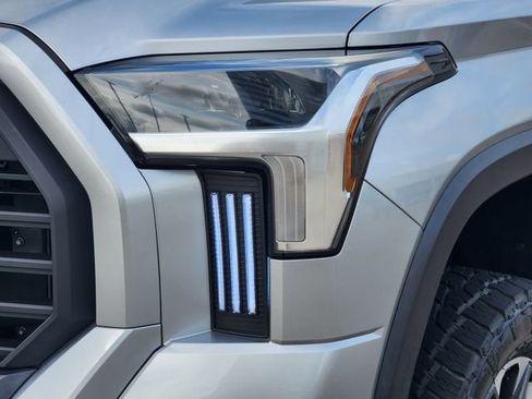 Used 2022 Toyota Tundra SR5 RWD image 9