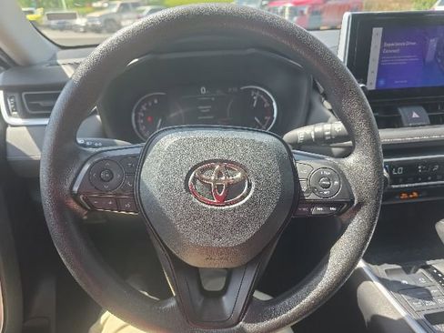 Used 2024 Toyota RAV4 XLE AWD/4WD image 21