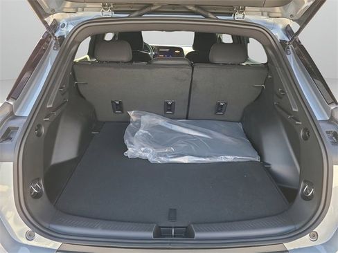 New 2026 Chevrolet Equinox EV LT image 11