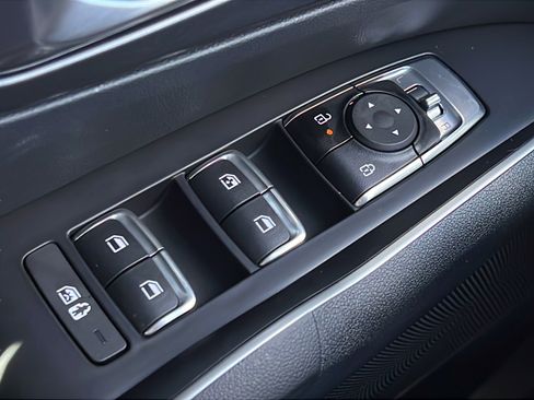 New 2026 Kia Sorento S w/ S Panoramic Sunroof Package FWD image 17
