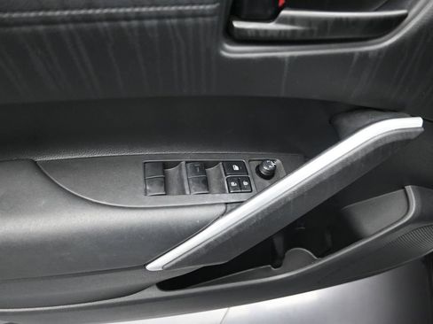 Used 2024 Toyota Corolla Cross LE FWD image 10