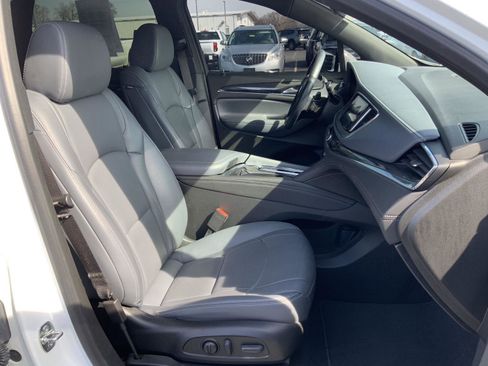 Used 2023 Buick Enclave Essence image 68