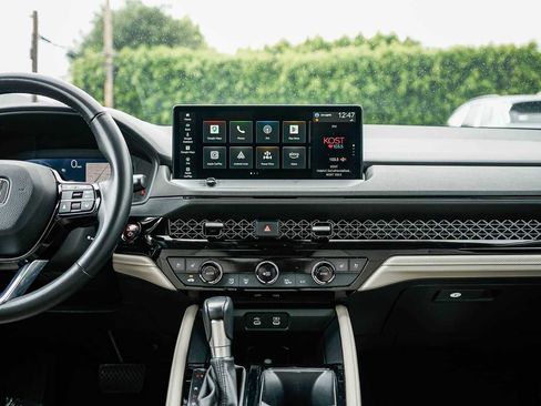 Used 2023 Honda Accord Touring image 13