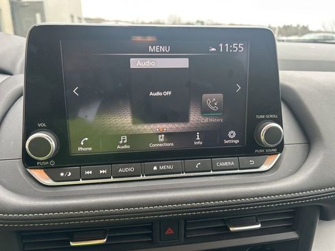 Used 2025 Nissan Rogue SV image 13